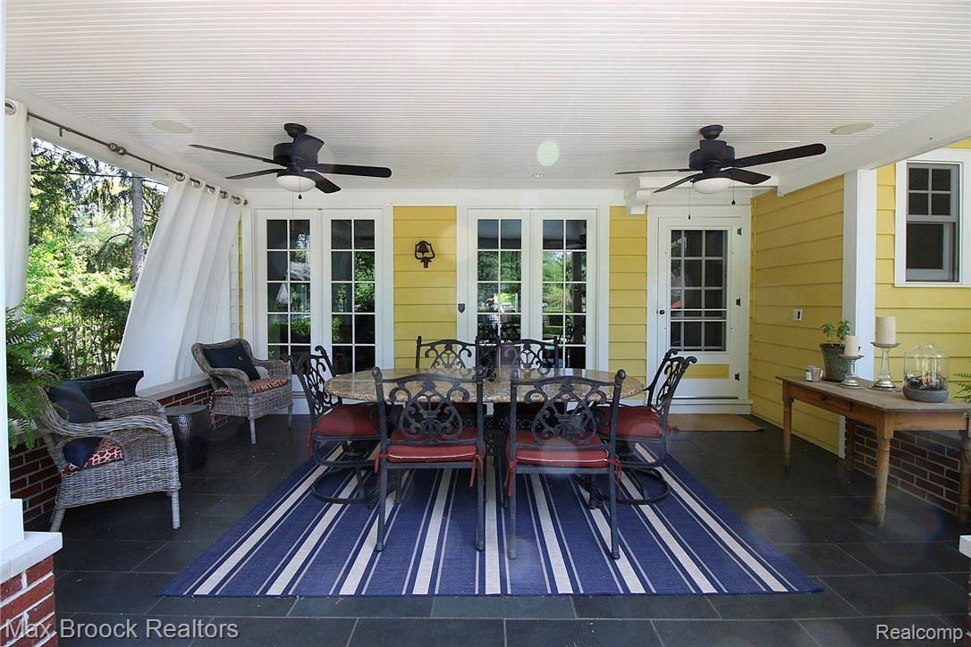 38 Ridge Road Pleasant Ridge, MI 48069 - Photo 31 of 43 Gracious Covered Patio