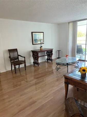 $2,100 | 3750 Inverrary Drive, Unit 1W, Lauderhill, FL 33319