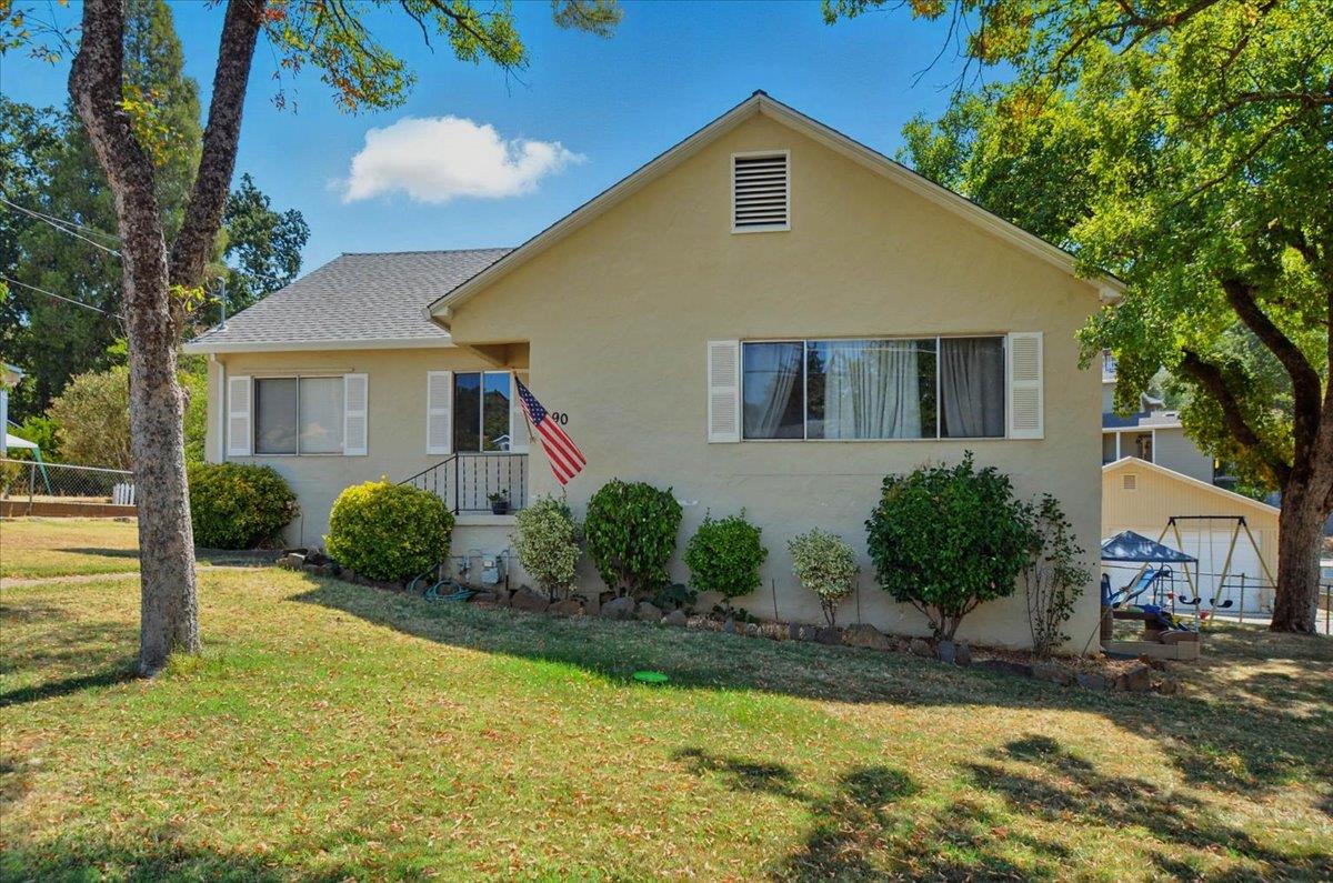 90 Gopher Flat Road Sutter Creek, CA 95685 - Photo 3 of 43 a front view of house with yard and green space