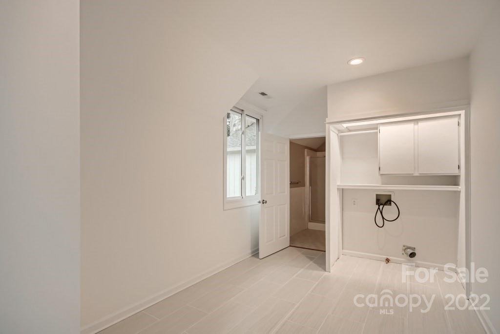 8000 Rising Meadow Road Charlotte, NC 28277 - Photo 25 of 28 an empty room with window
