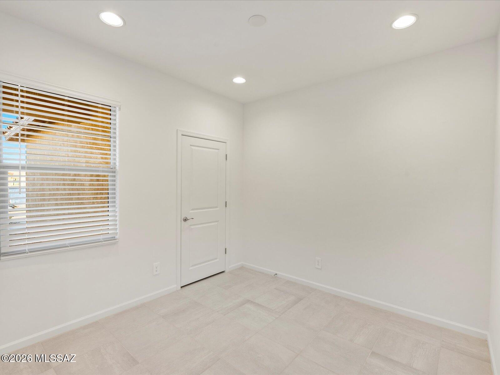 5175 West Gainer Ridge Road Tucson, AZ 85757 - Photo 3 of 16