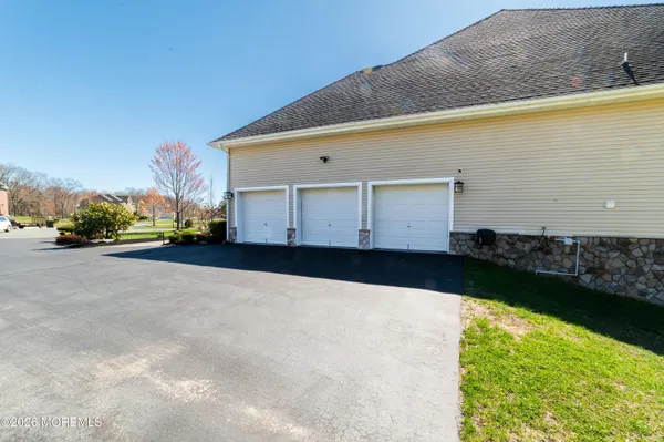 $1,100,000 | 19 Lakeside Drive, Jackson, NJ 08527