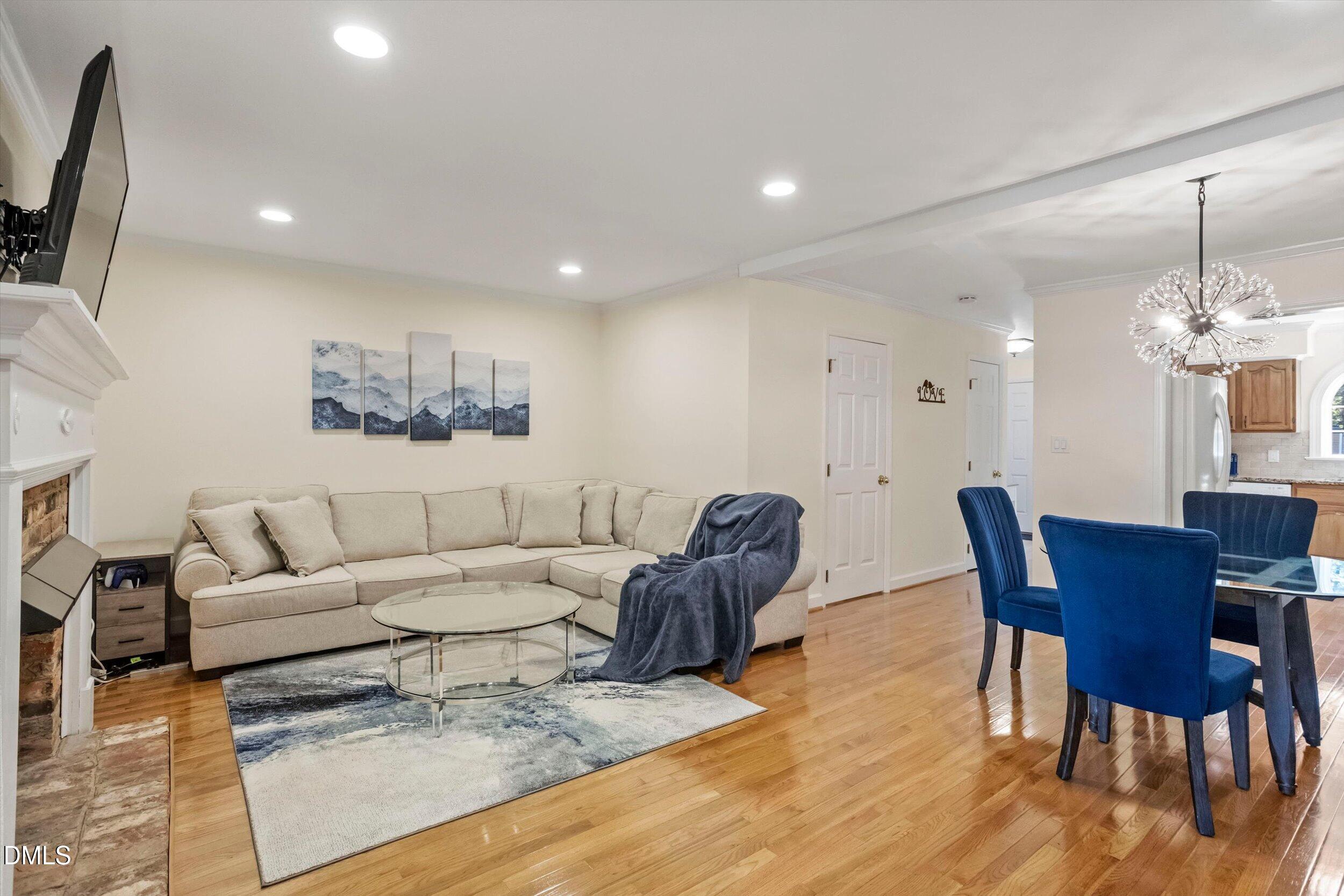 6707 Queen Annes Drive Raleigh, NC 27613 - Photo 13 of 33 Living Room