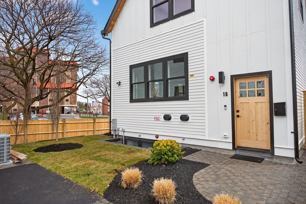 16 Hamlet Street, Unit 16 Somerville, MA 02143 - Photo 1 of 37
