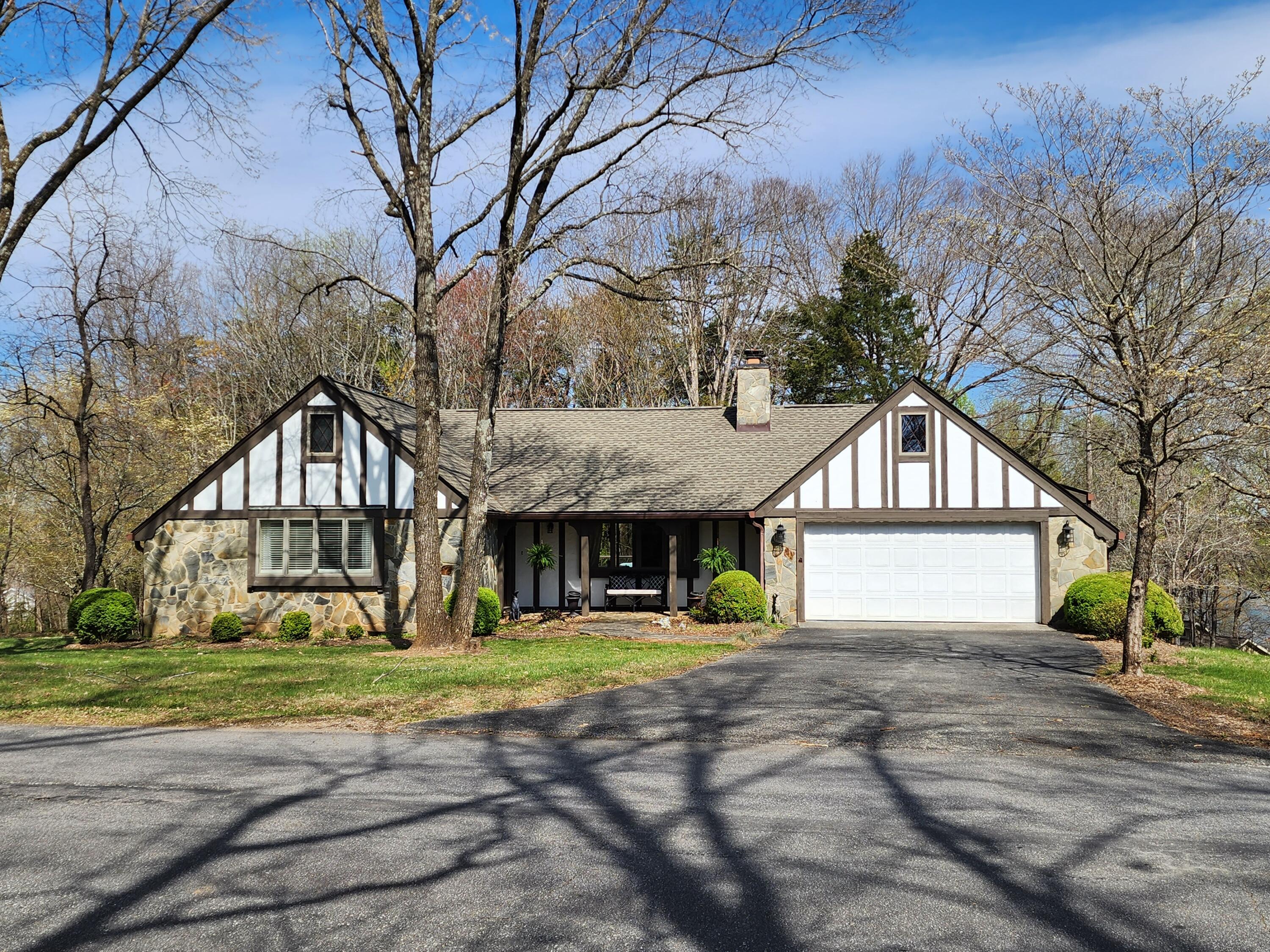 525 Gangplank Road Moneta, VA 24121 - Photo 1 of 38 Front of Lake Home