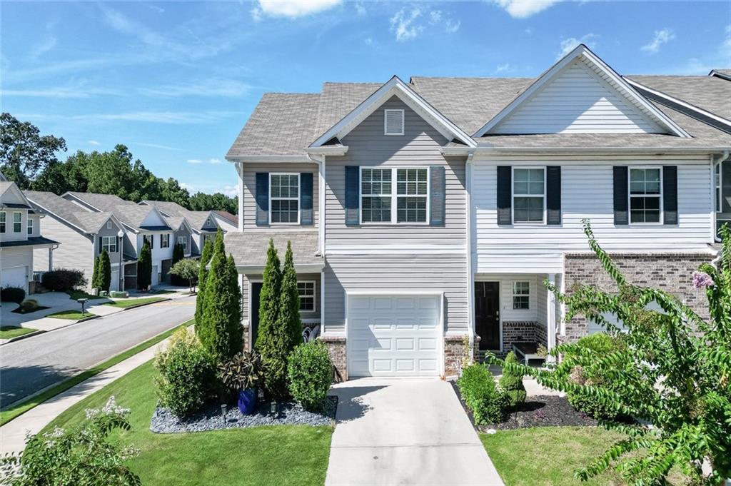 4694 Beacon Ridge Lane Flowery Branch, GA 30542 - Photo 2 of 35 Gallery Image 2