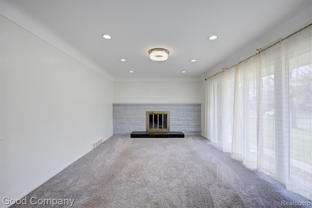 28356 Ridgebrook Road Farmington Hills, MI 48334 - Photo 3 of 44