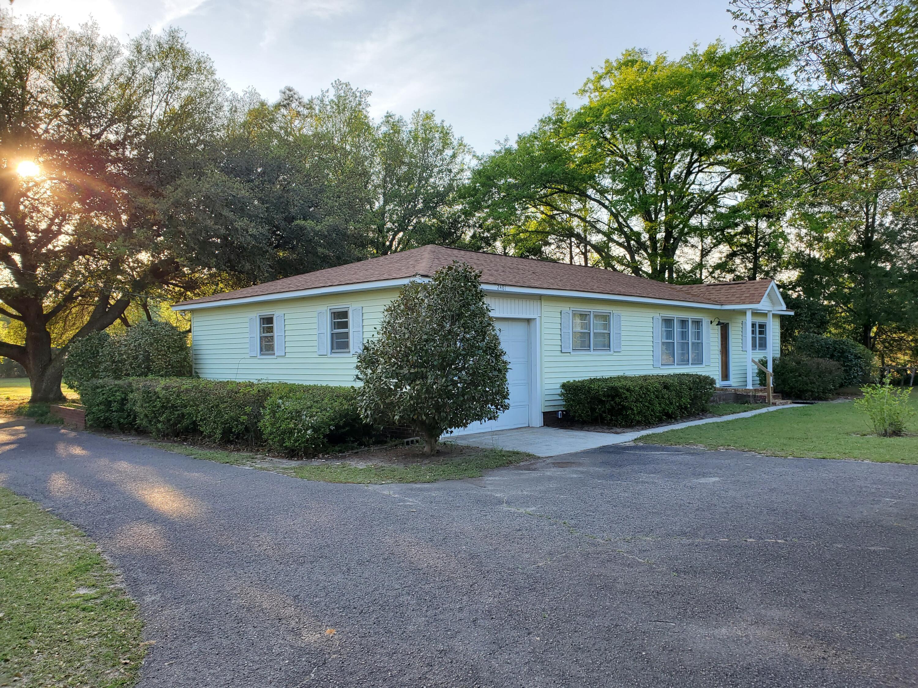 2481 Piper Road Aiken, SC 29805 - Photo 2 of 33