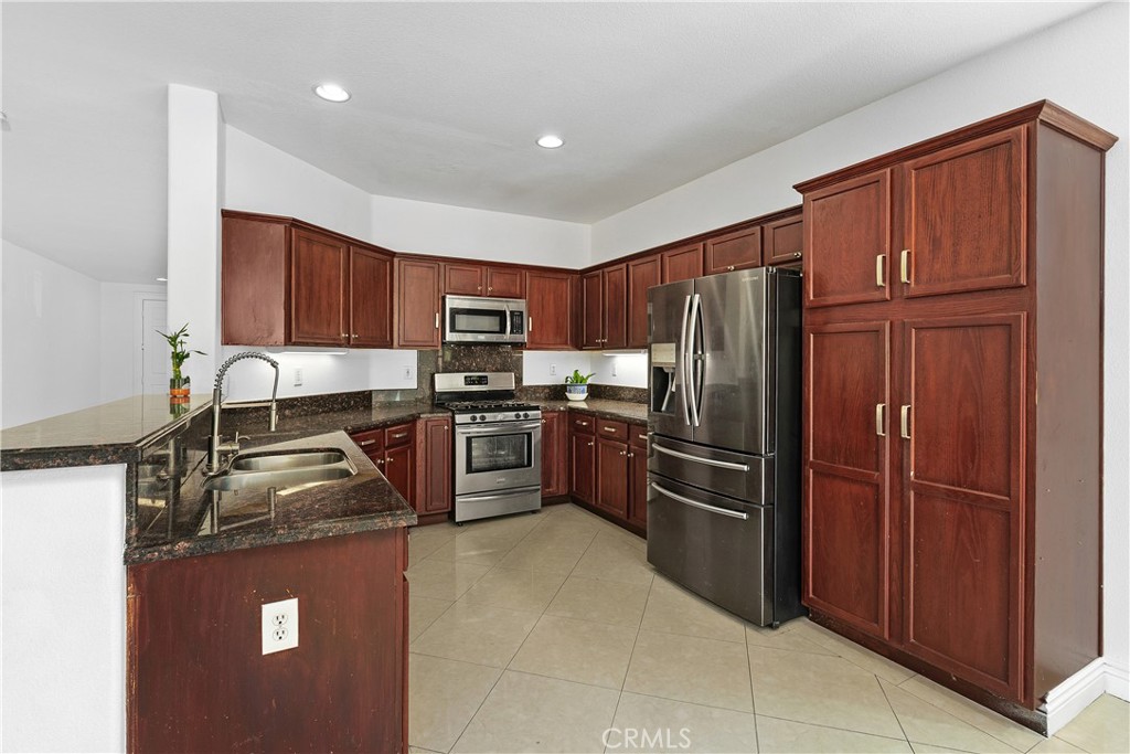 6765 Borges Street Eastvale, CA 92880 - Photo 18 of 40