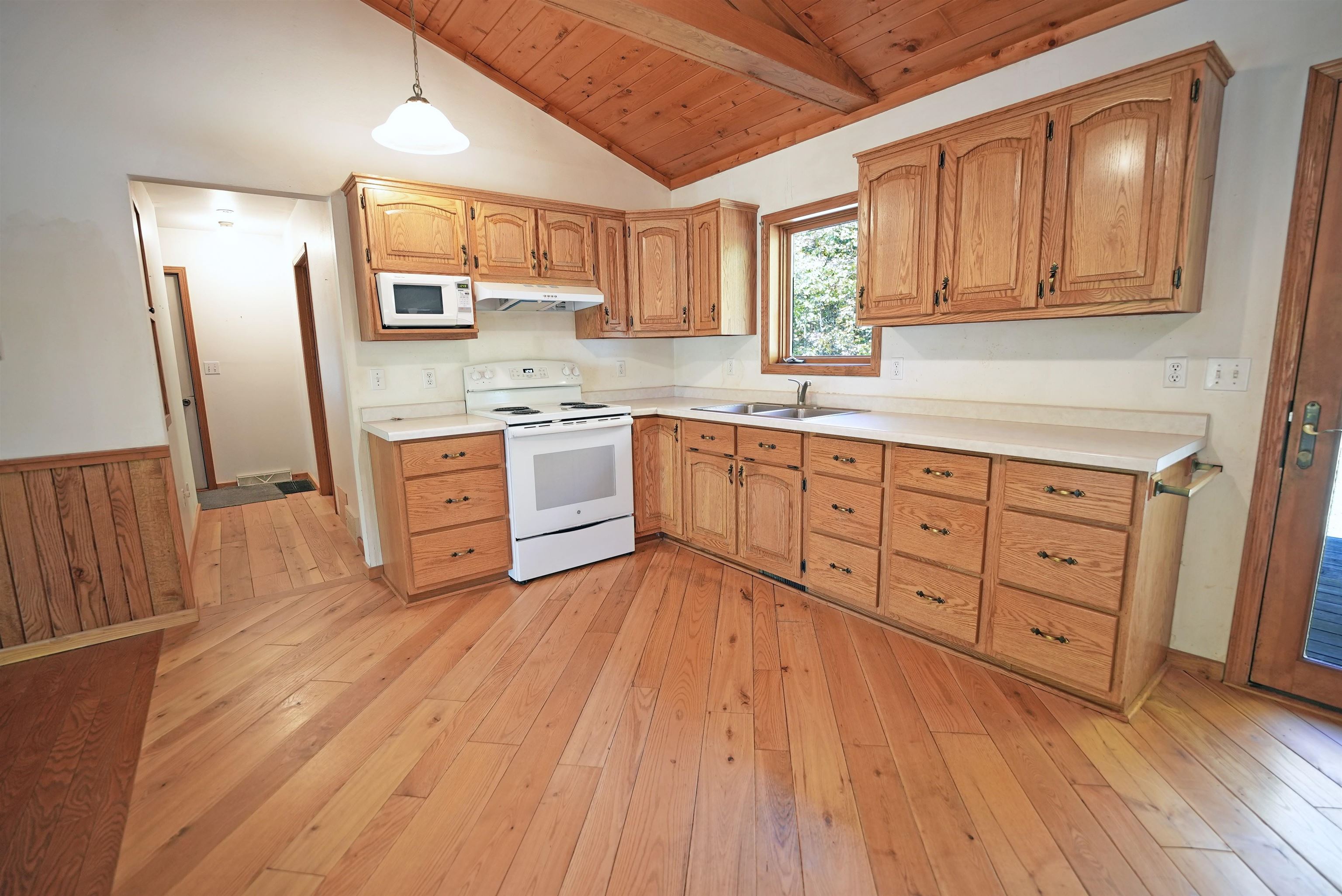 N8968 Four Lakes Road Wausaukee, WI 54177 - Photo 5 of 25 Gallery Image 5