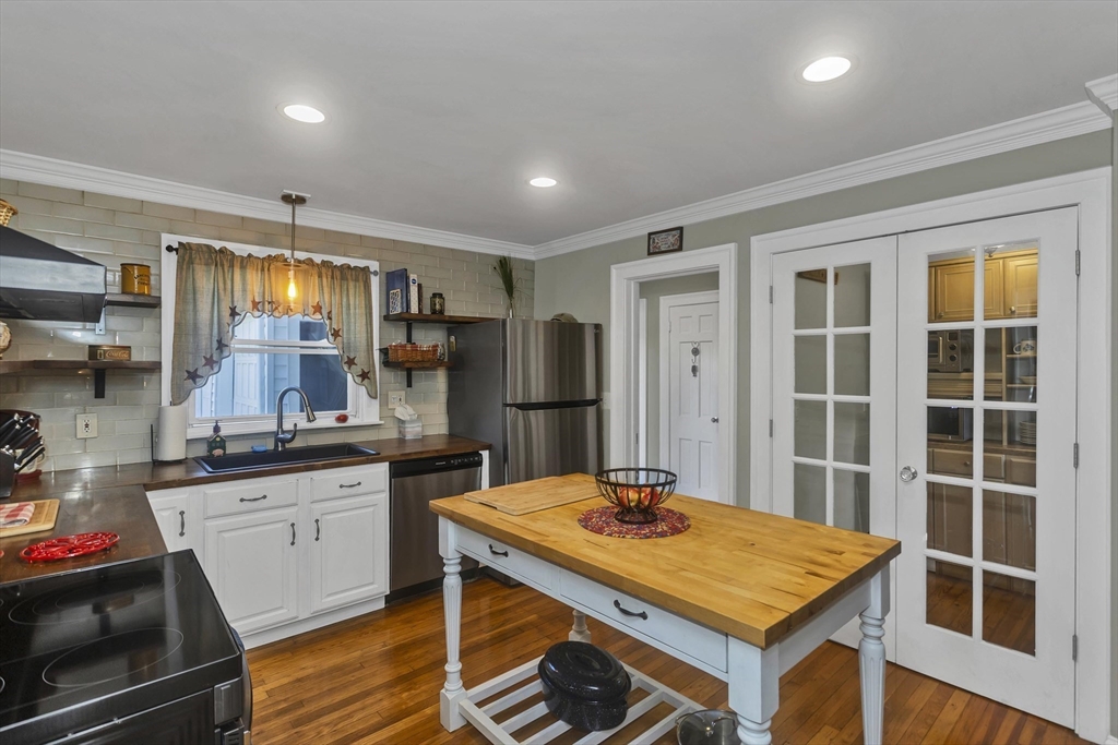 138 Vining Hill Road Southwick, MA 01077 - Photo 9 of 32
