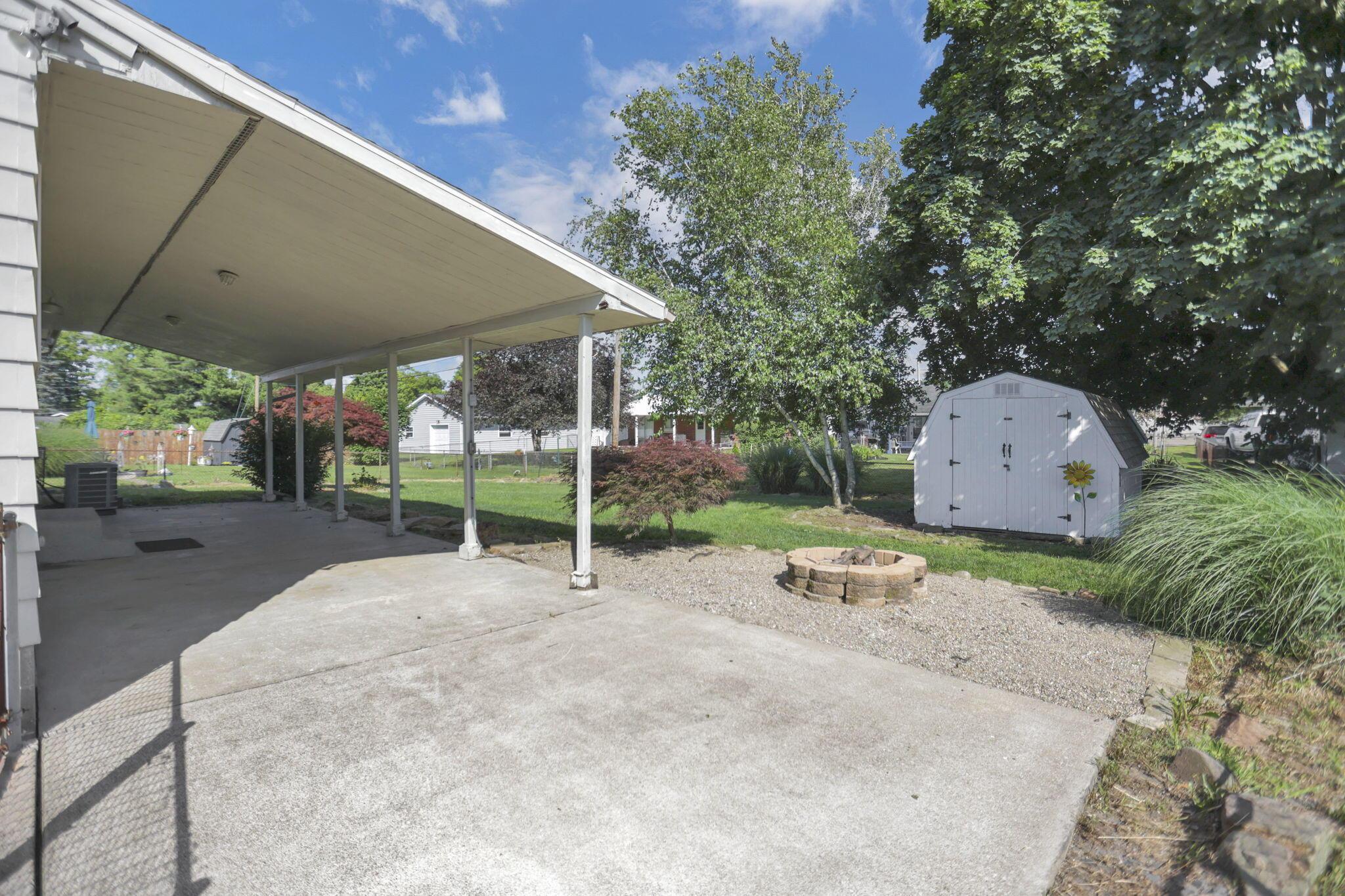 193 Fieldpoint Road Heath, OH 43056 - Photo 25 of 29 back patio
