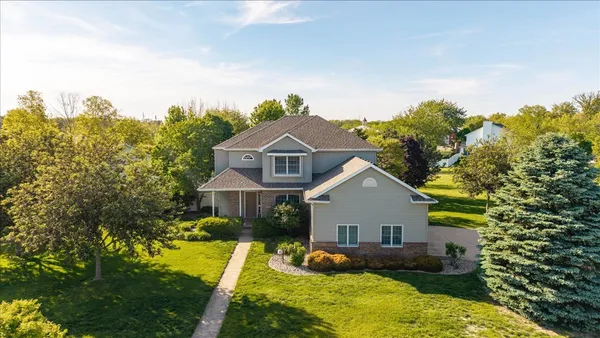 $525,000 | 102 McDowland Drive, Lexington, IL 61753