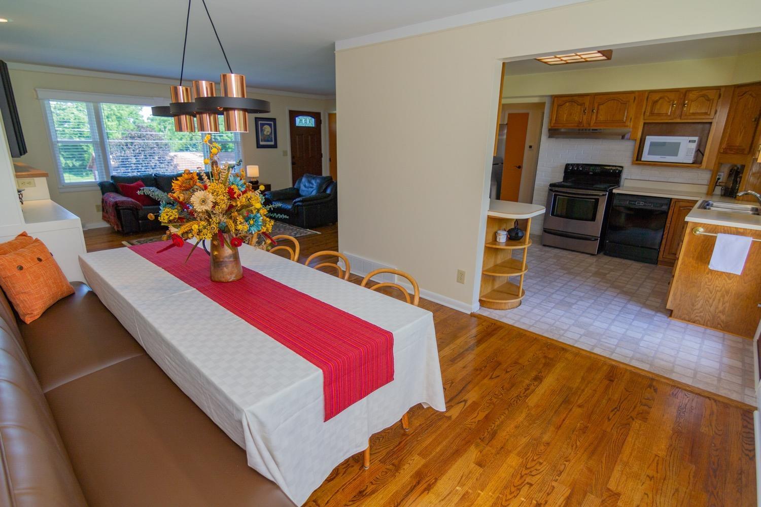 5204 Valley Ridge Road Cincinnati, OH 45247 - Photo 9 of 39 Gallery Image 9