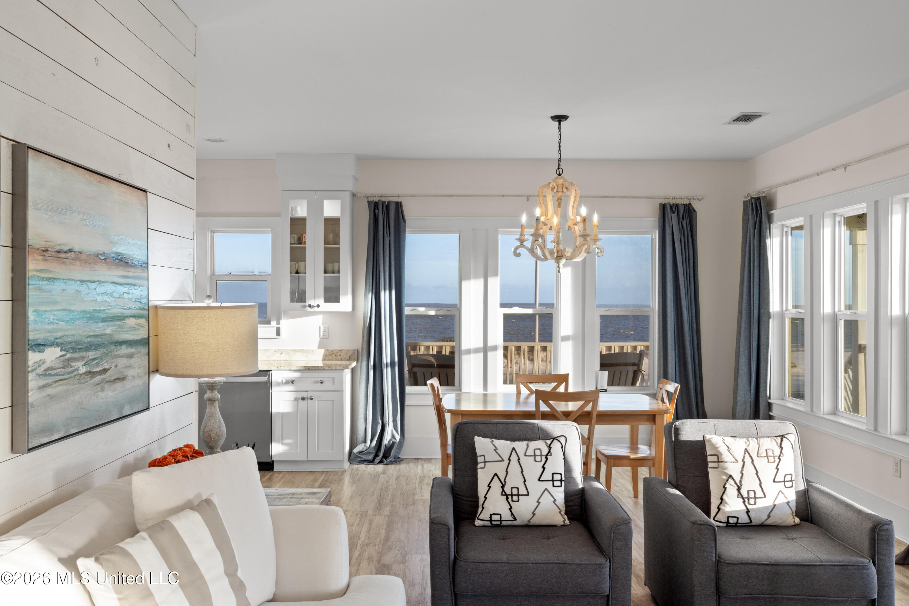 1623 Cayman Cove Biloxi, MS 39531 - Photo 13 of 58 00024