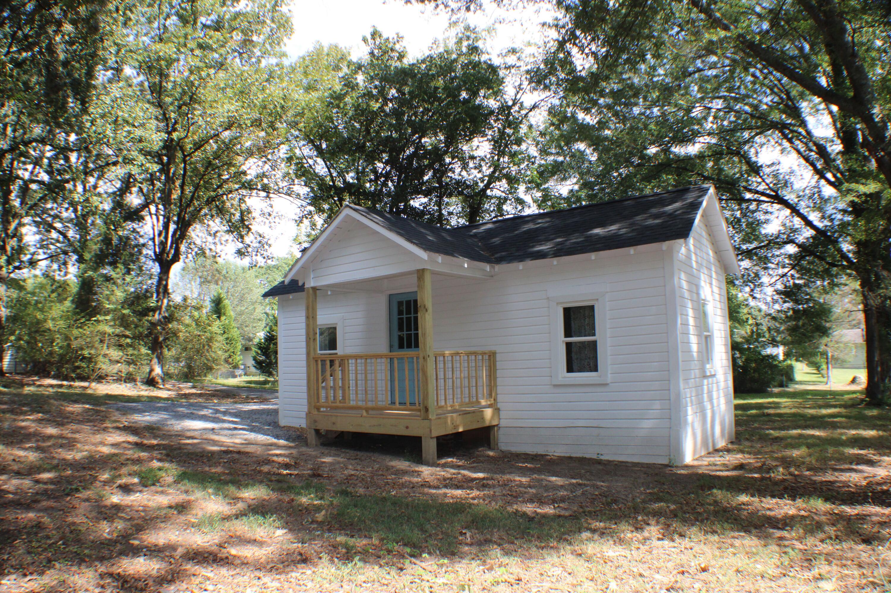 703 North Main Street LaFayette, GA 30728 - Photo 3 of 37 IMG_1057