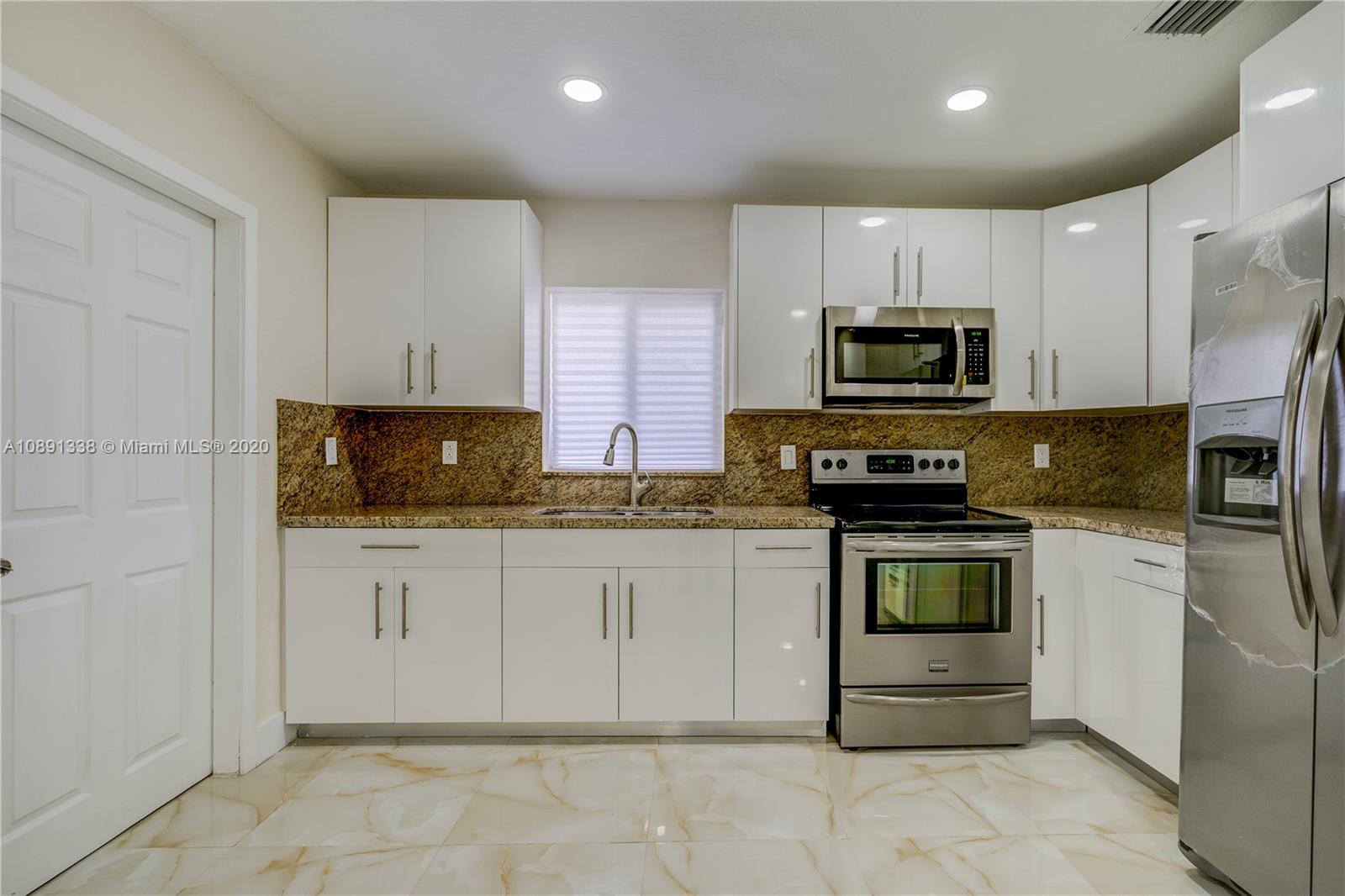20535 Marlin Road Cutler Bay, FL 33189 - Photo 5 of 25 Gallery Image 5