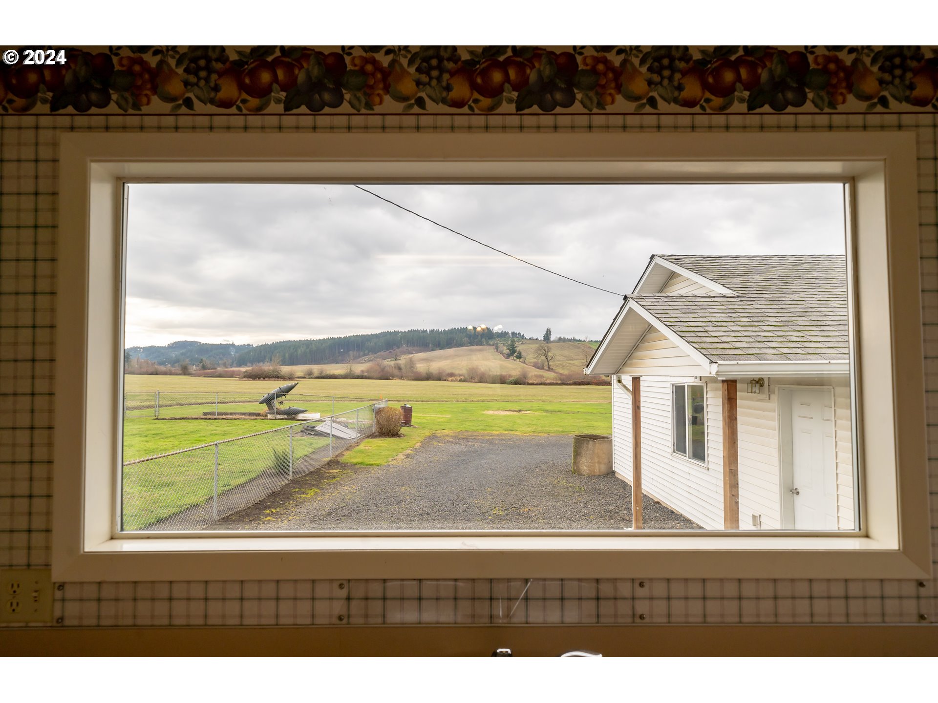 17084 Silver Falls Highway Southeast Sublimity, OR 97385 - Photo 13 of 46