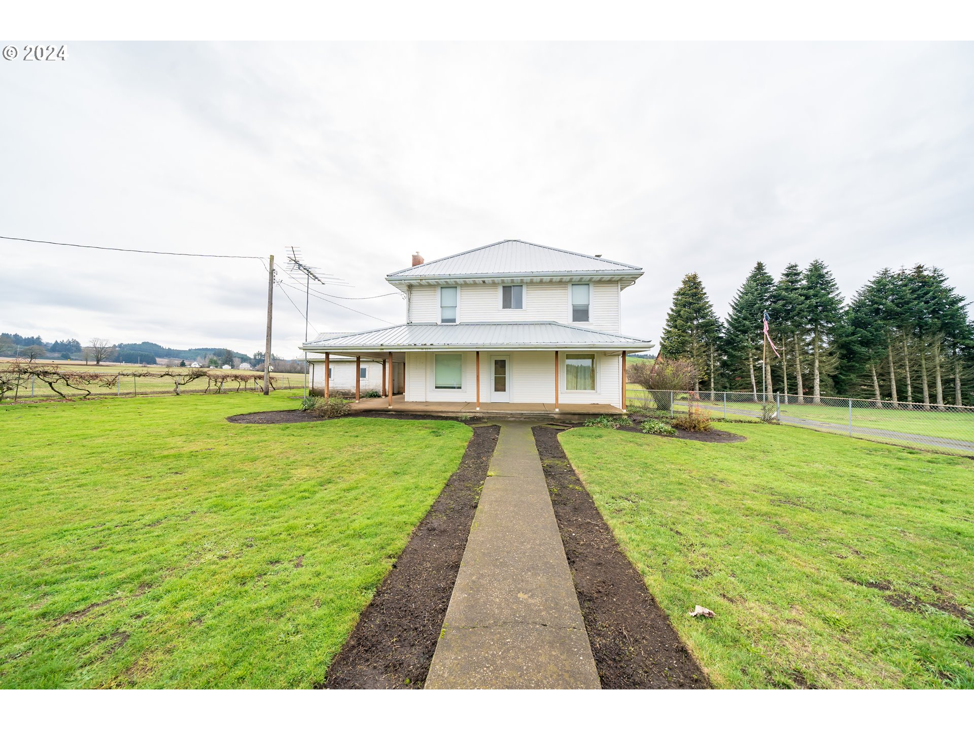 17084 Silver Falls Highway Southeast Sublimity, OR 97385 - Photo 2 of 46