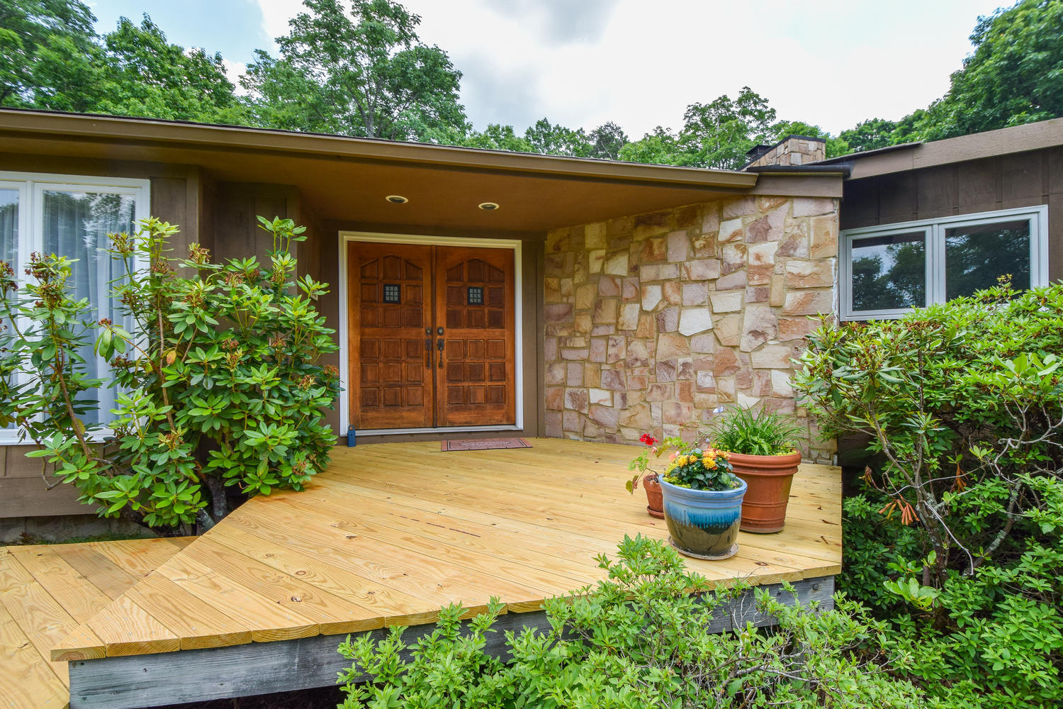 6694 Raintree Rd Roanoke VA-large-003-1-