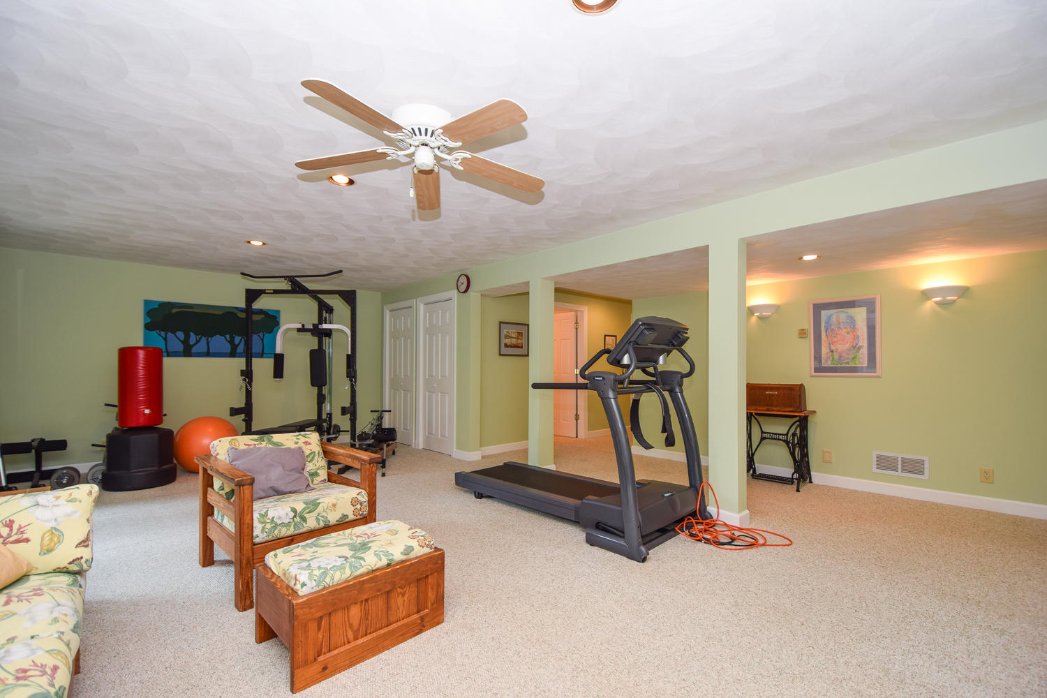6694 Raintree Road Roanoke, VA 24018 - Photo 31 of 46 6694 Raintree Rd Roanoke VA-large-029-28