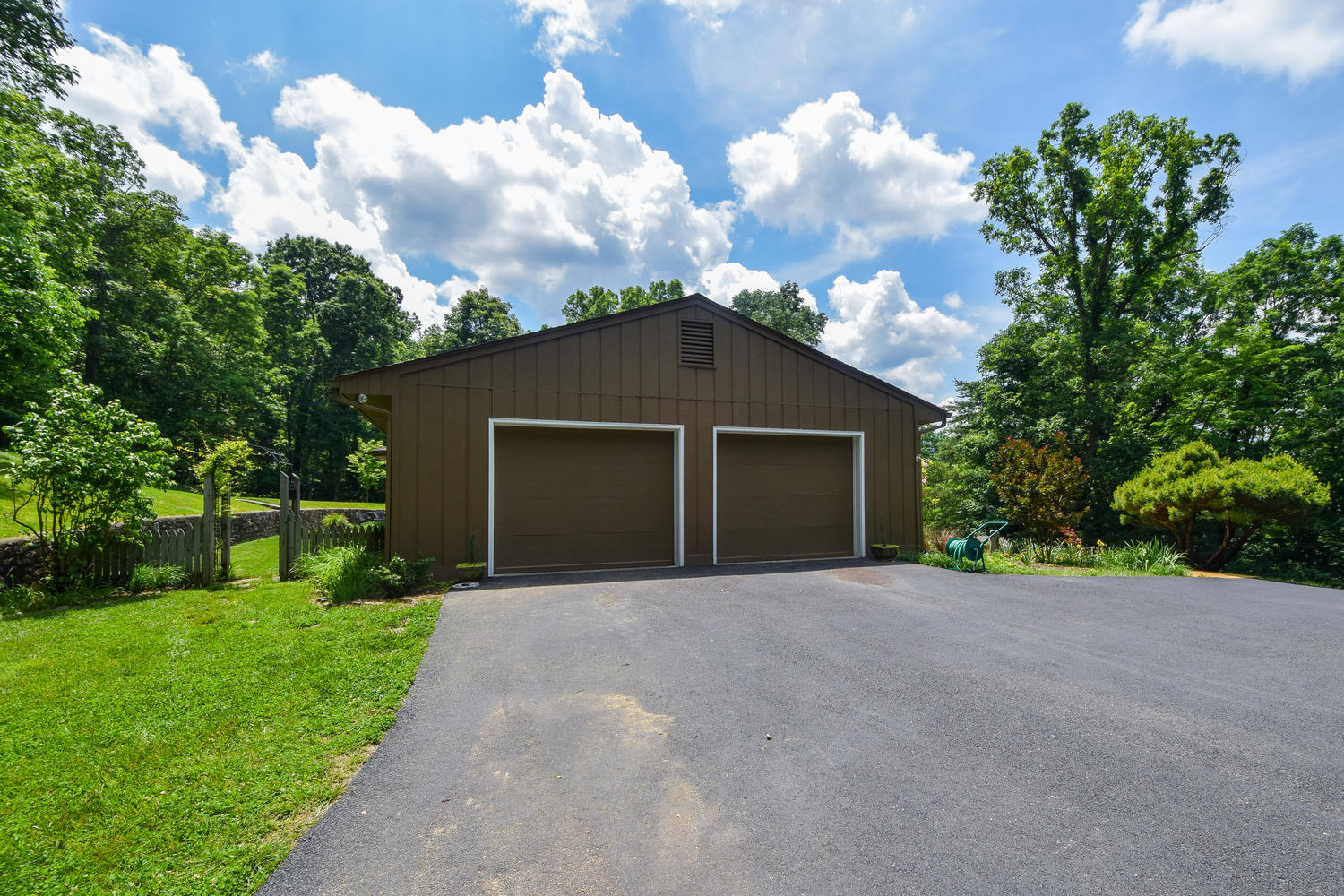 6694 Raintree Road Roanoke, VA 24018 - Photo 36 of 46 6694 Raintree Rd Roanoke VA-large-034-31