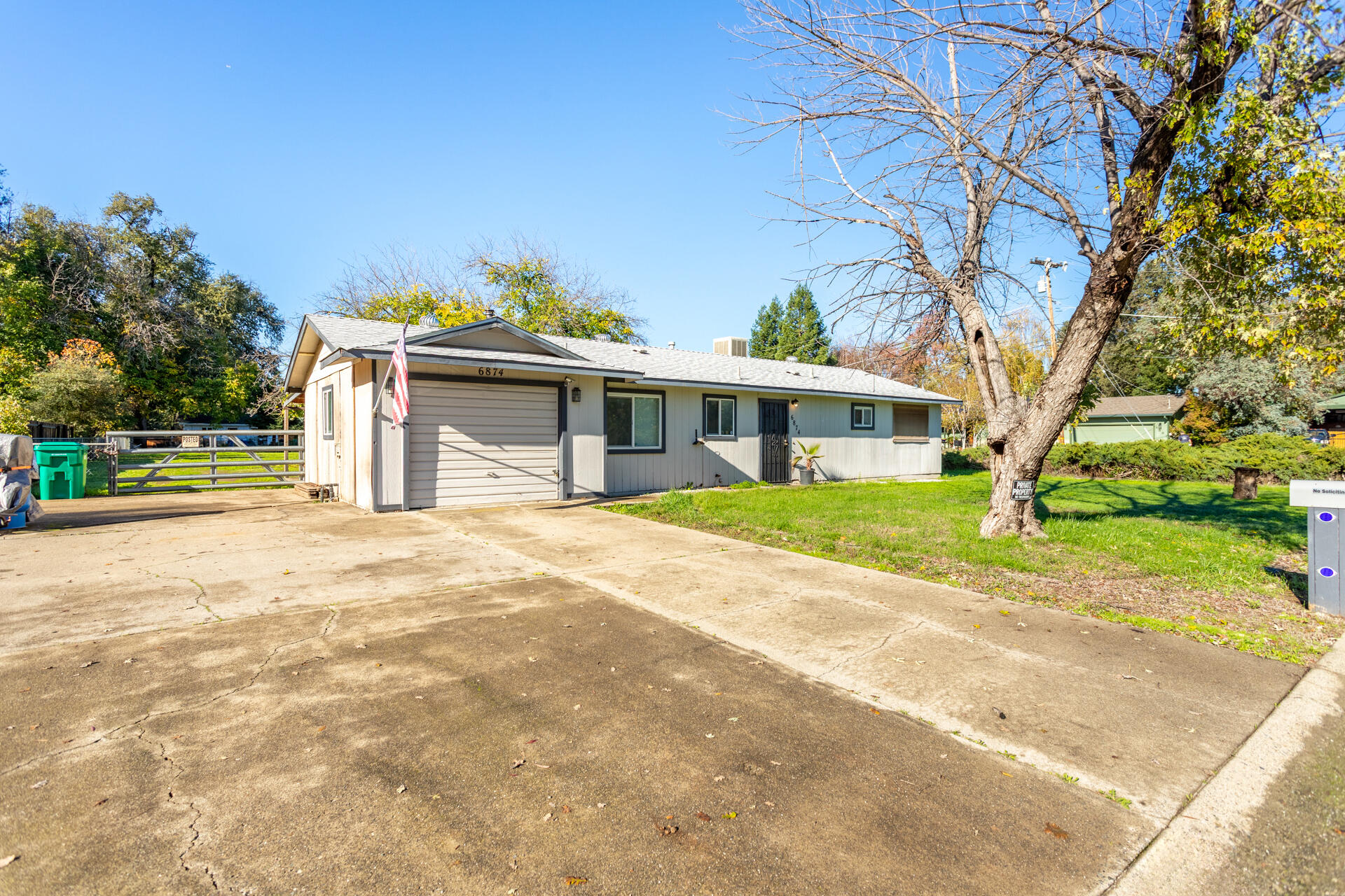 6874 Weeks Road Redding, CA 96002 - Photo 26 of 26 front view of a house with a yard