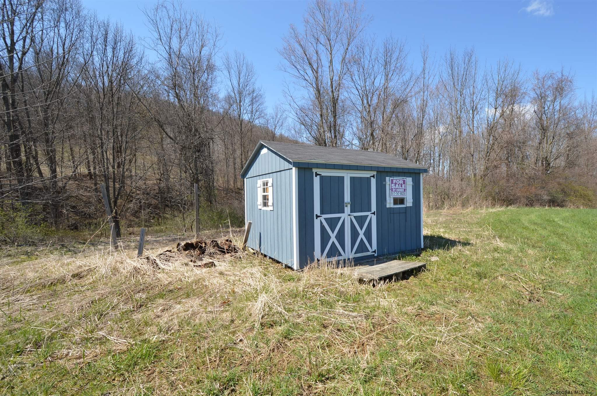 8 Hughes Road Amsterdam, NY 12010 - Photo 10 of 22 Photo 10