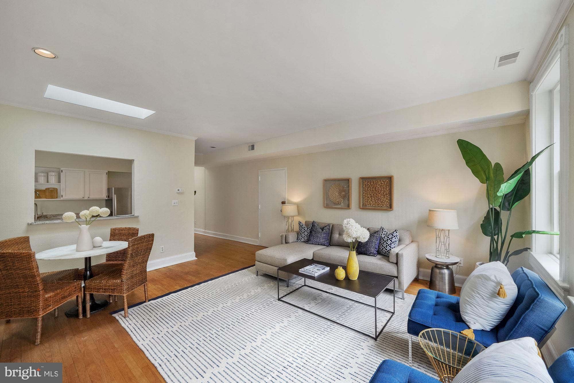 2013 Kalorama Road Northwest, Unit 8 Washington, DC 20009 - Photo 3 of 20 Living Room