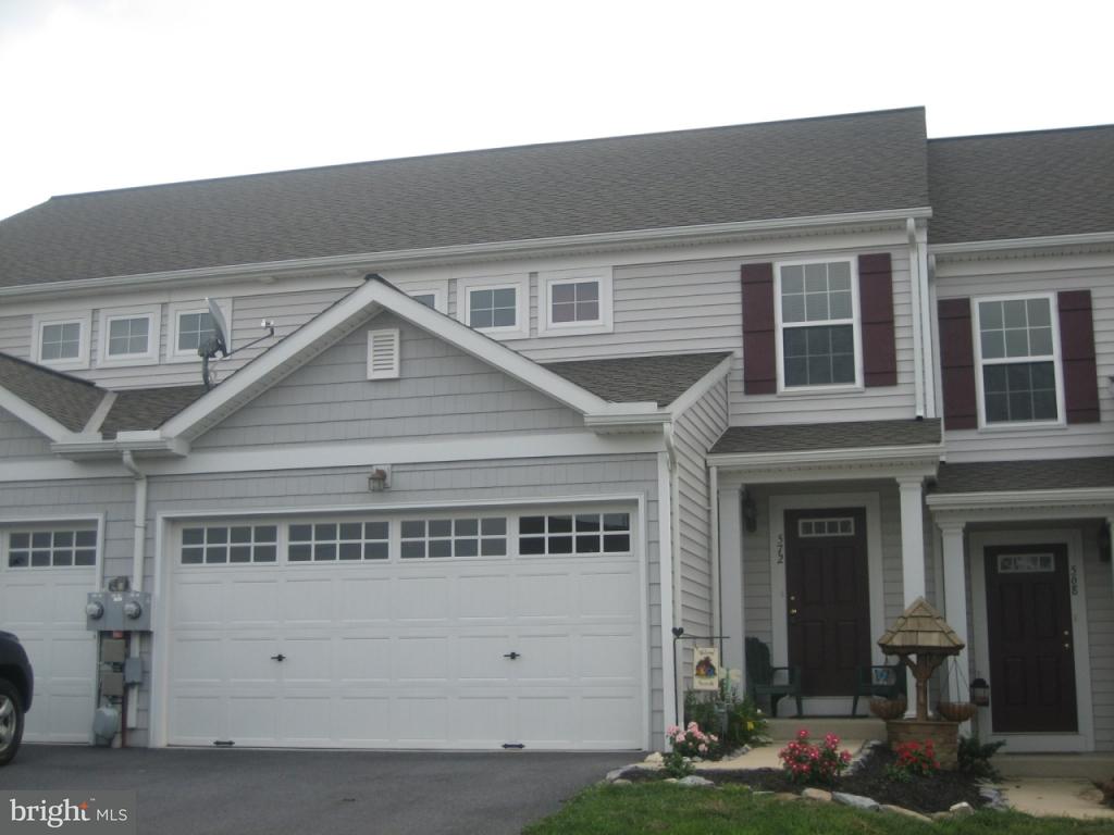 572 Fox Ridge Lane Lebanon, PA 17042 - Photo 1 of 14 Gallery Image 1