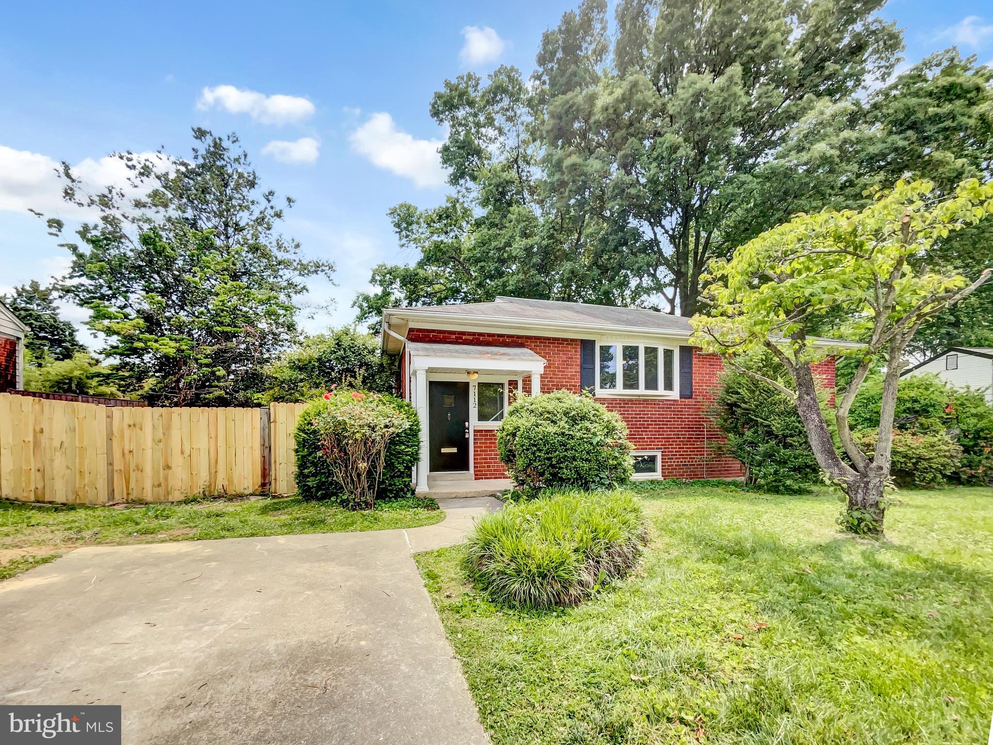 7112 Evanston Road Springfield, VA 22150 - Photo 1 of 23