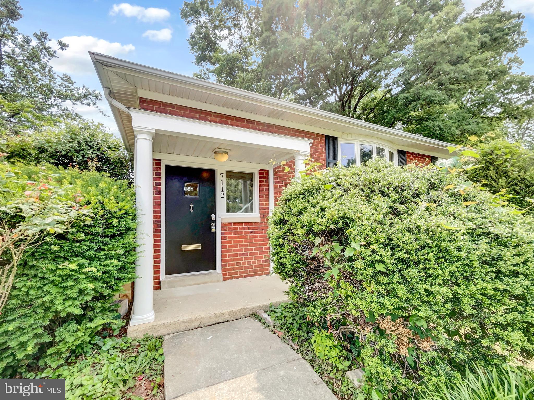 7112 Evanston Road Springfield, VA 22150 - Photo 2 of 23