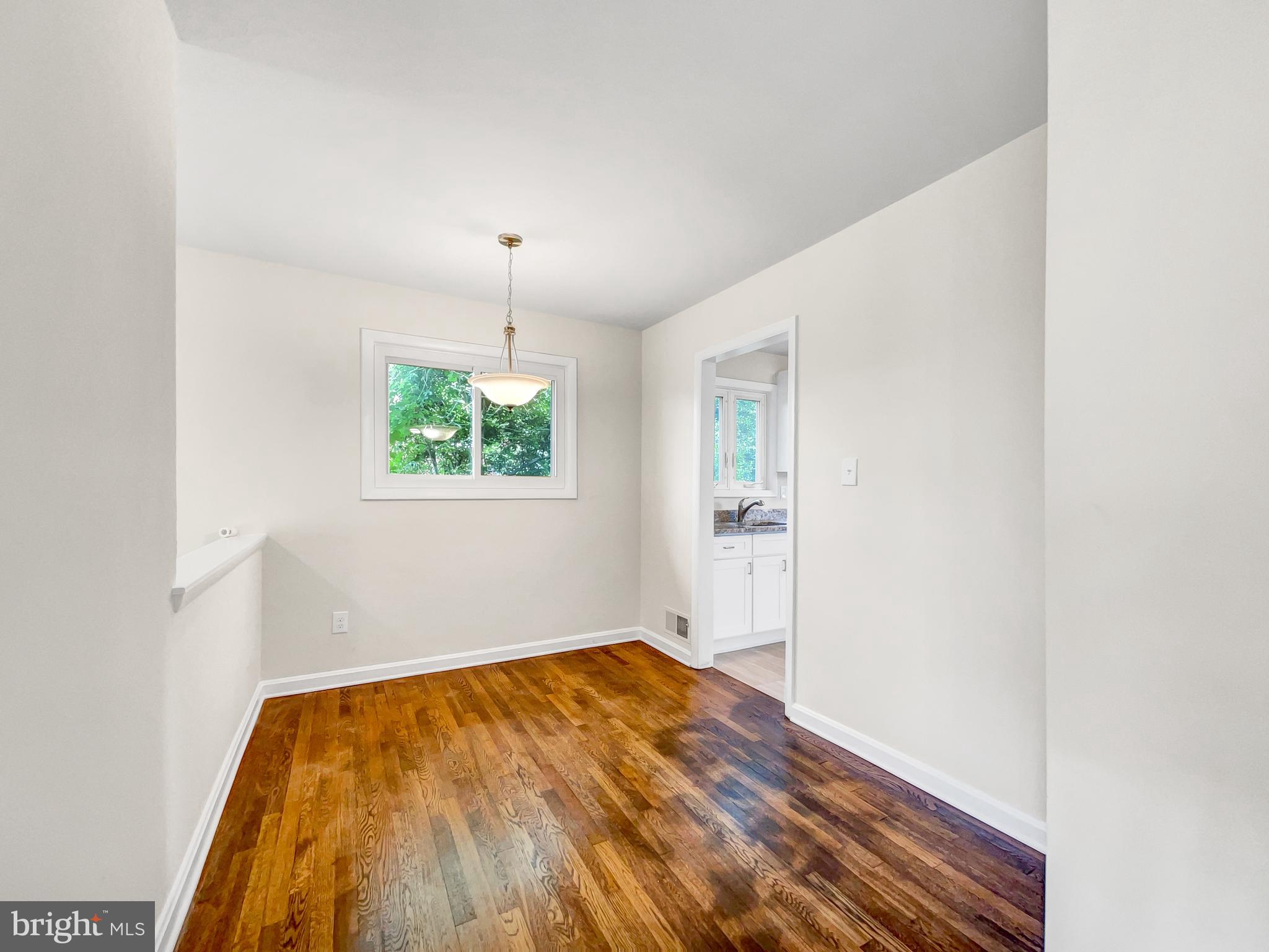7112 Evanston Road Springfield, VA 22150 - Photo 7 of 23