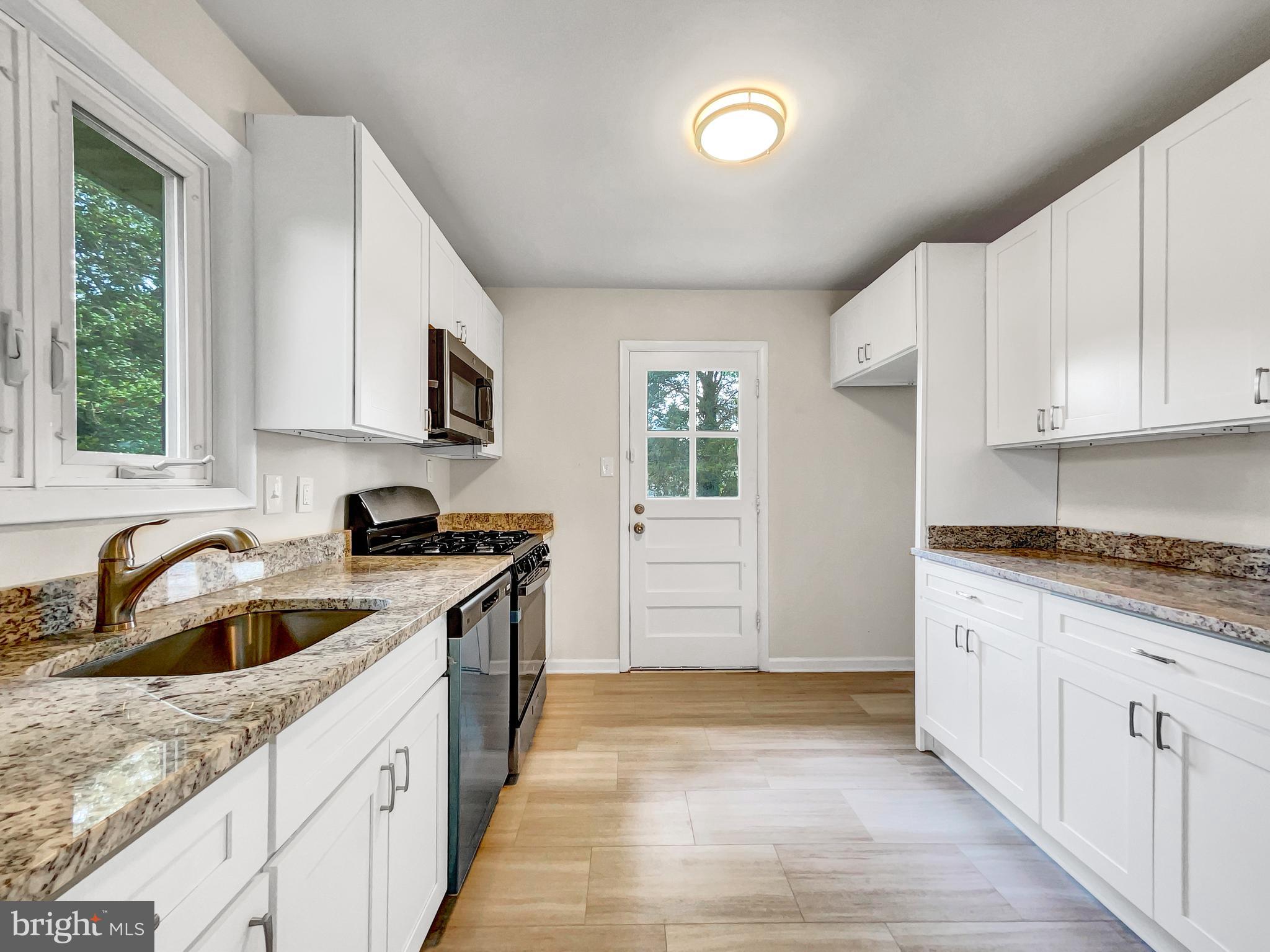 7112 Evanston Road Springfield, VA 22150 - Photo 9 of 23