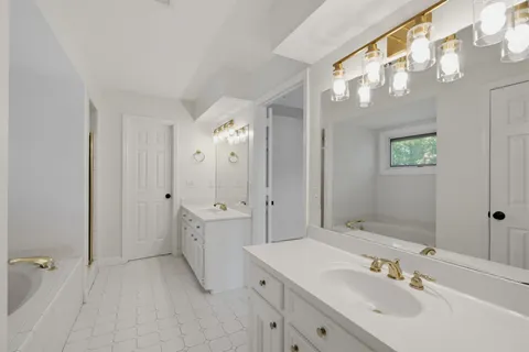$1,035,000 | 72 Ravenwood Hills Circle, Nashville, TN 37215