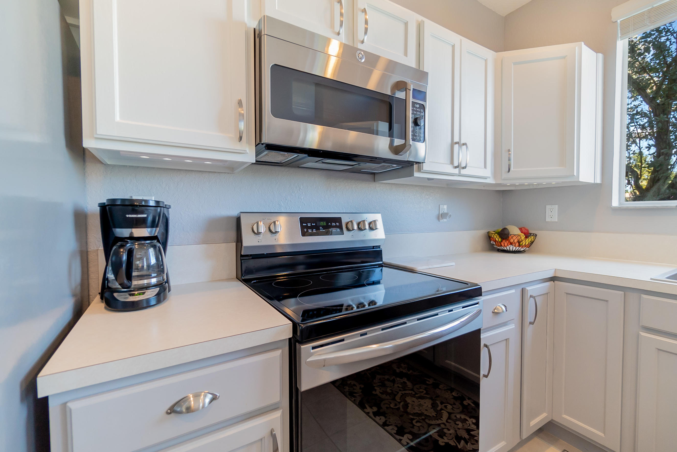 3170 Laurel Ridge Circle Riviera Beach, FL 33404 - Photo 11 of 27 11. Kitchen 3
