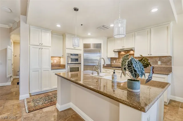 $598,800 | 15 Via Mantova, Unit 305, Henderson, NV 89011