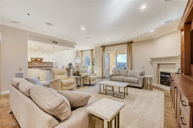 $598,800 | 15 Via Mantova, Unit 305, Henderson, NV 89011