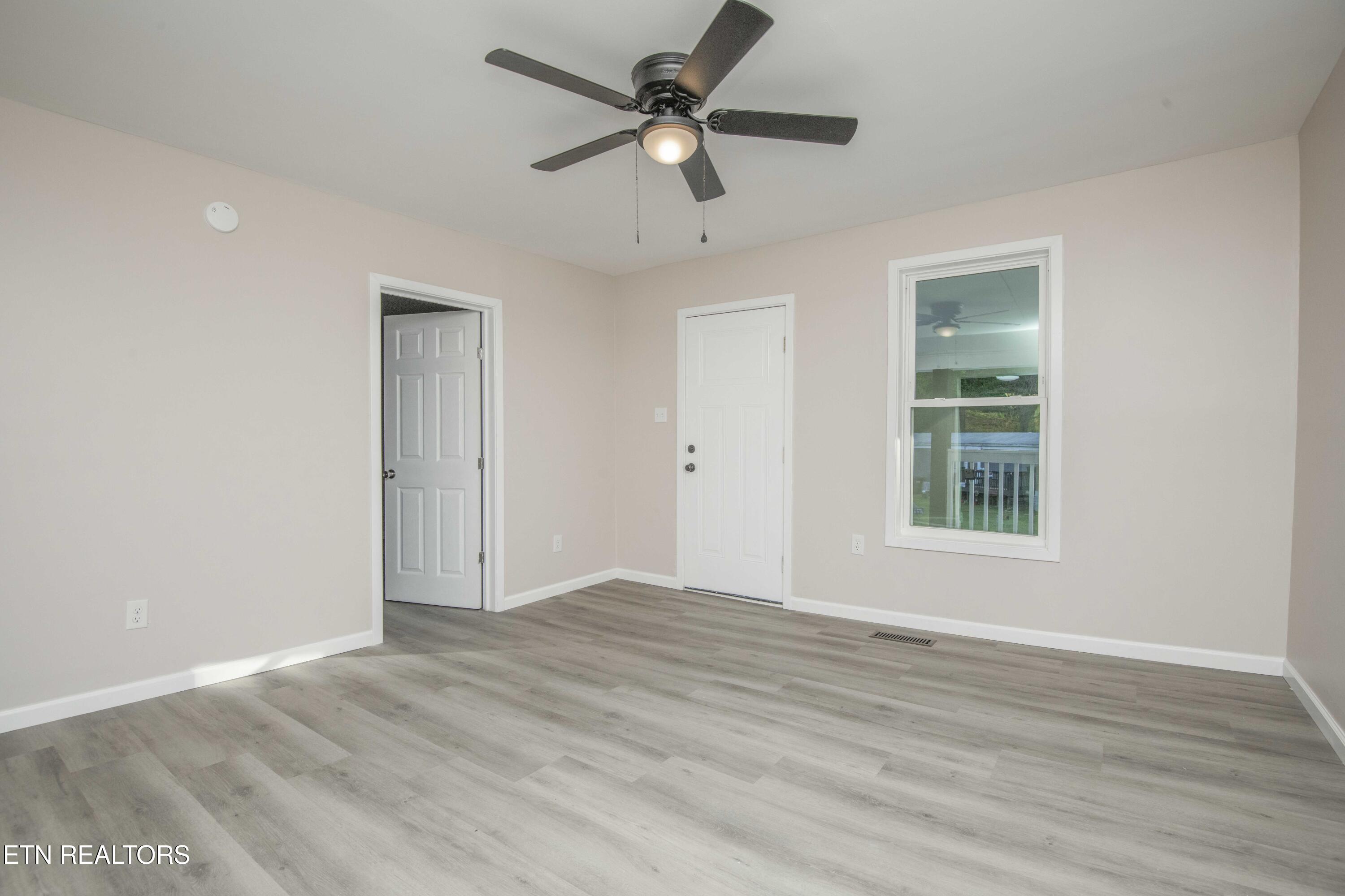 4112 Edington Road Knoxville, TN 37920 - Photo 9 of 36 living 3_1