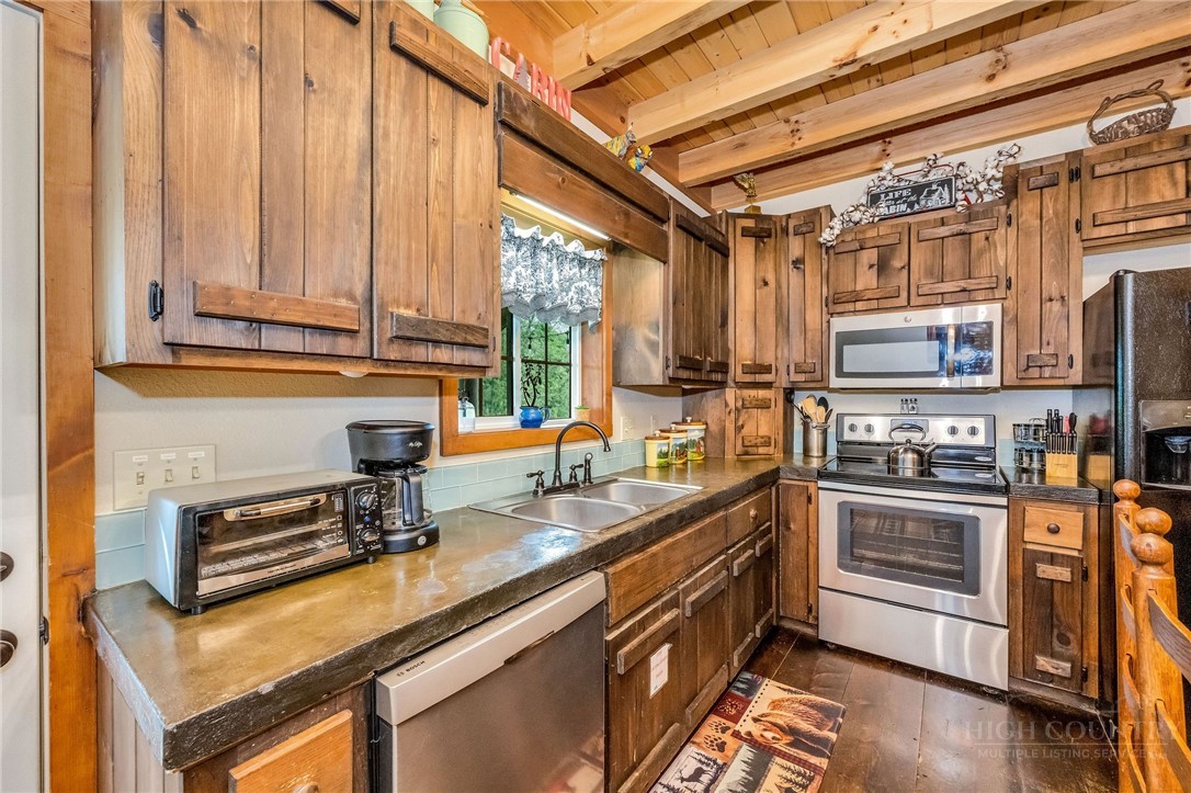 218 Cherokee Circle Jefferson, NC 28640 - Photo 19 of 50 Gallery Image 19