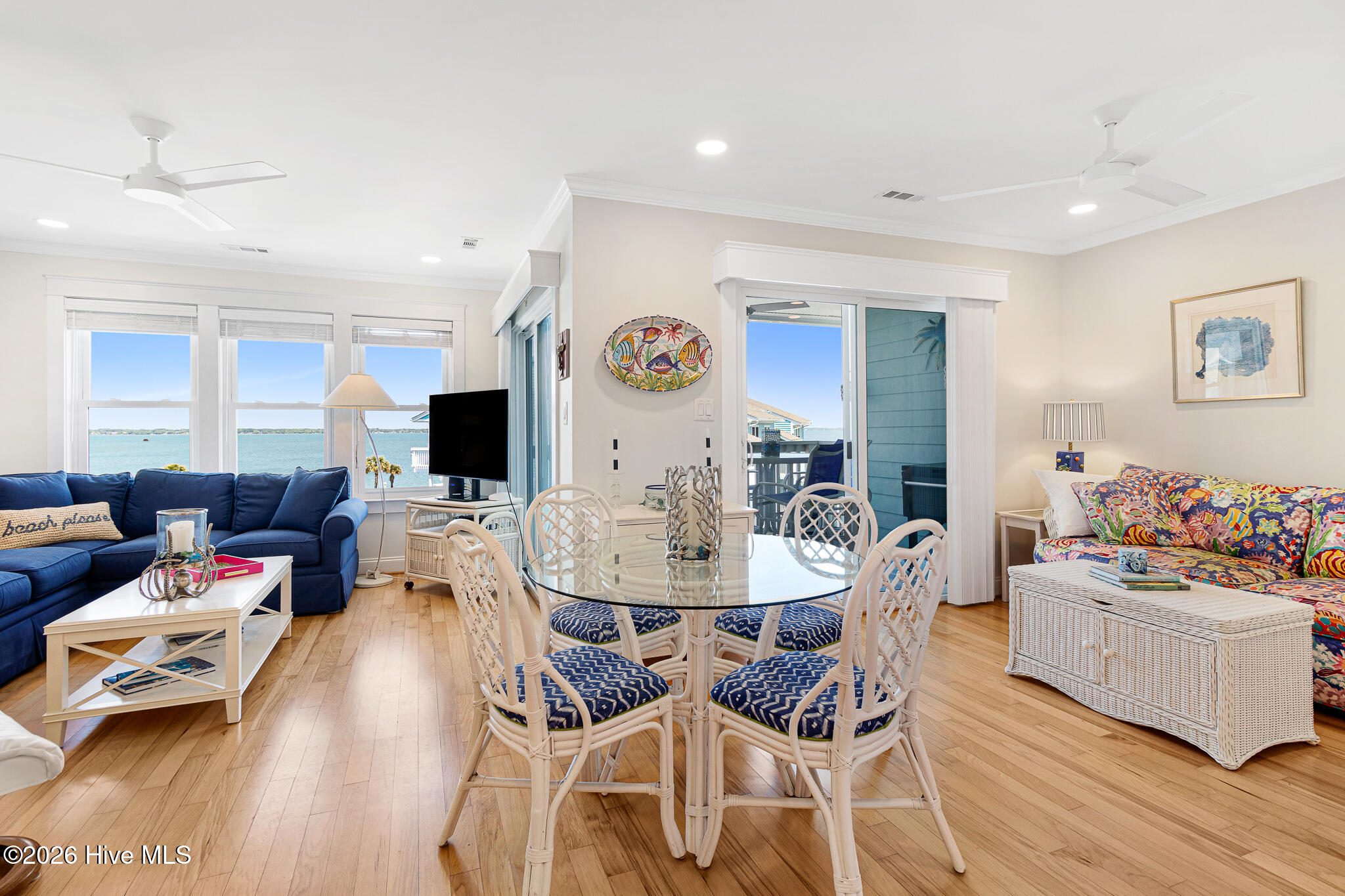 1010 Salter Path Road, Unit 6 MARINER'S POINT Indian Beach, NC 28512 - Photo 6 of 39 Dining area