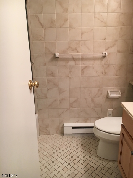 27 Corsa Terrace, Unit 7B Ridgewood, NJ 07450 - Photo 8 of 13