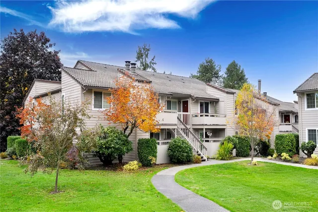 $398,000 | 14200 Northeast 171st Street, Unit F203, Woodinville, WA 98072