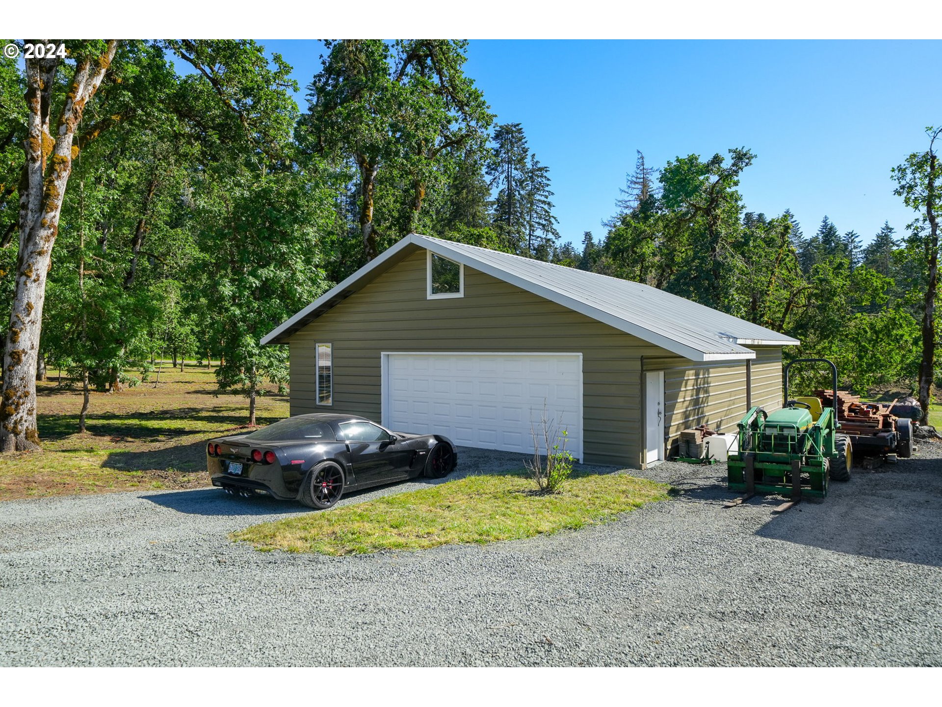 33482 Molitor Ranch Road Cottage Grove, OR 97424 - Photo 44 of 48 a view of a house with backyard