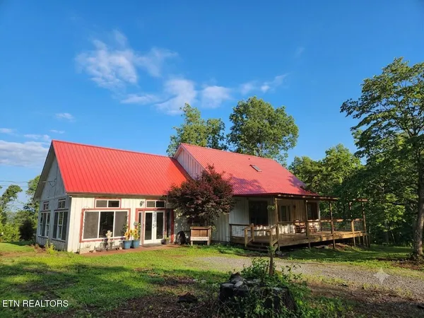 $525,000 | 141 Central Avenue, Robbins, TN 37852