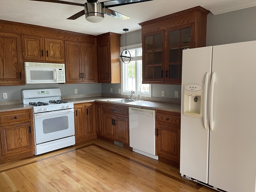3 Fox Run Road, Unit 3 Blackstone, MA 01504 - Photo 4 of 24 Gallery Image 4