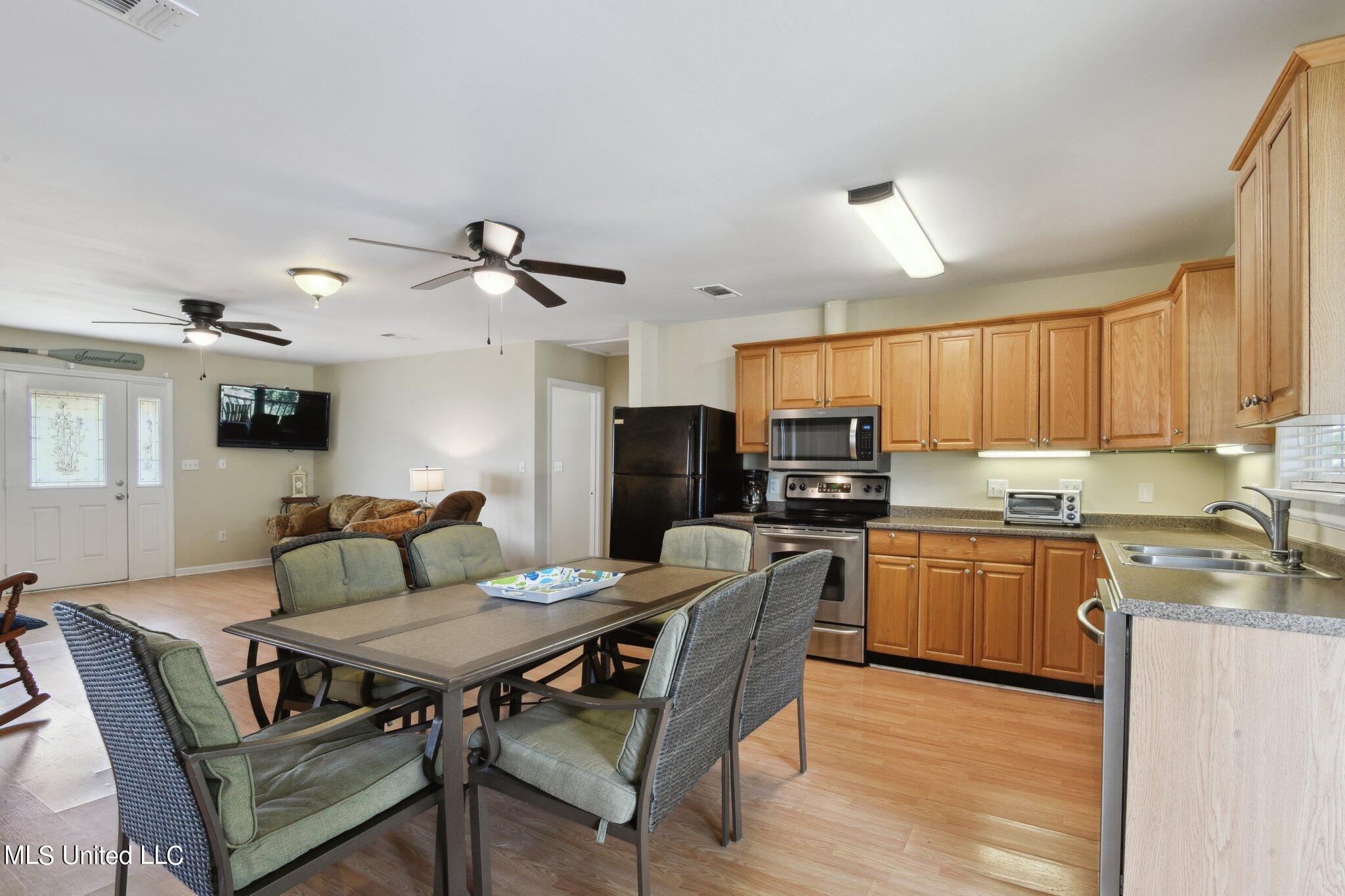 10167 Lagan Street Bay St. Louis, MS 39520 - Photo 5 of 15 04