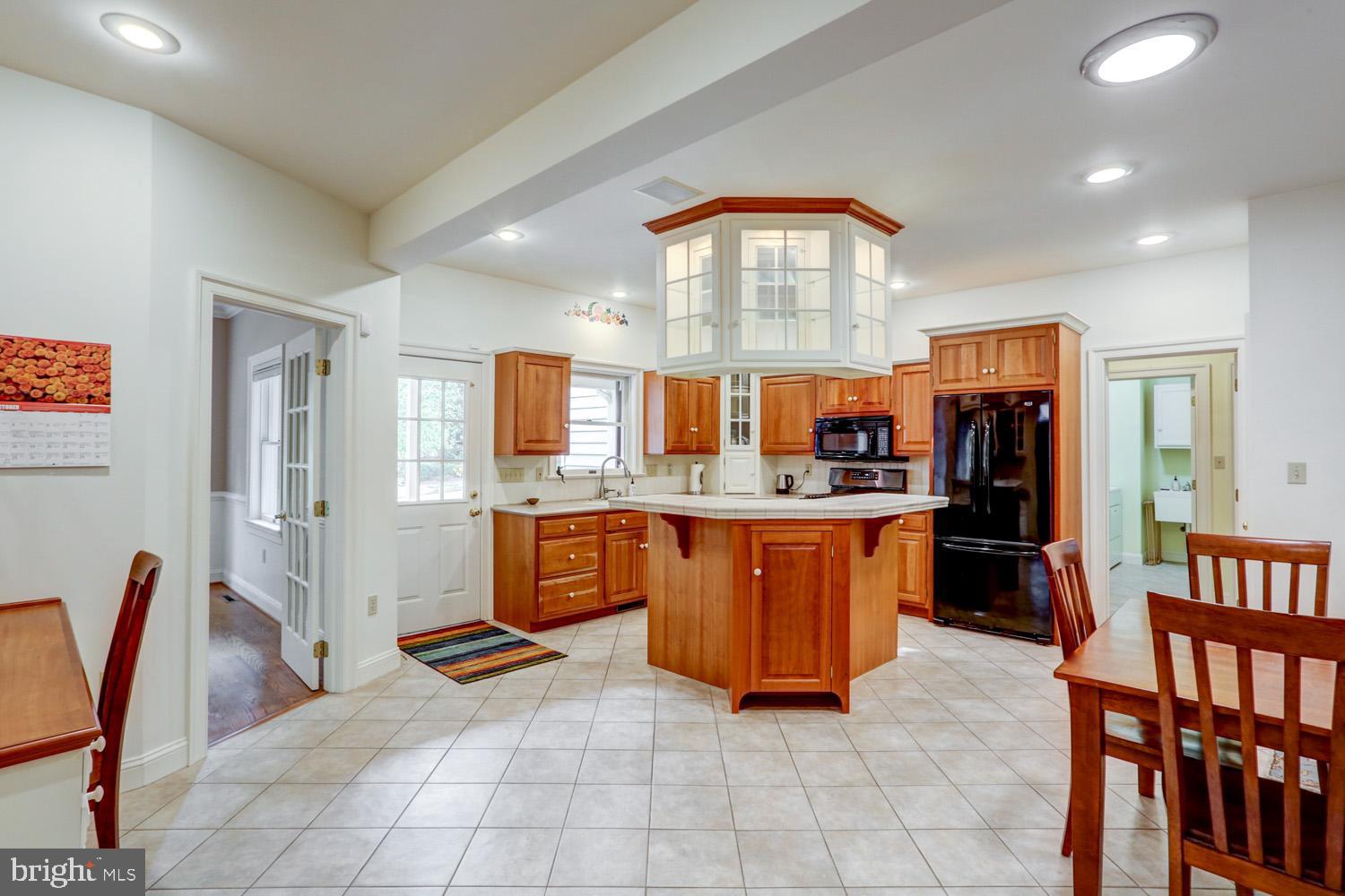 517 Laurel Avenue Lititz, PA 17543 - Photo 6 of 70 Gallery Image 6
