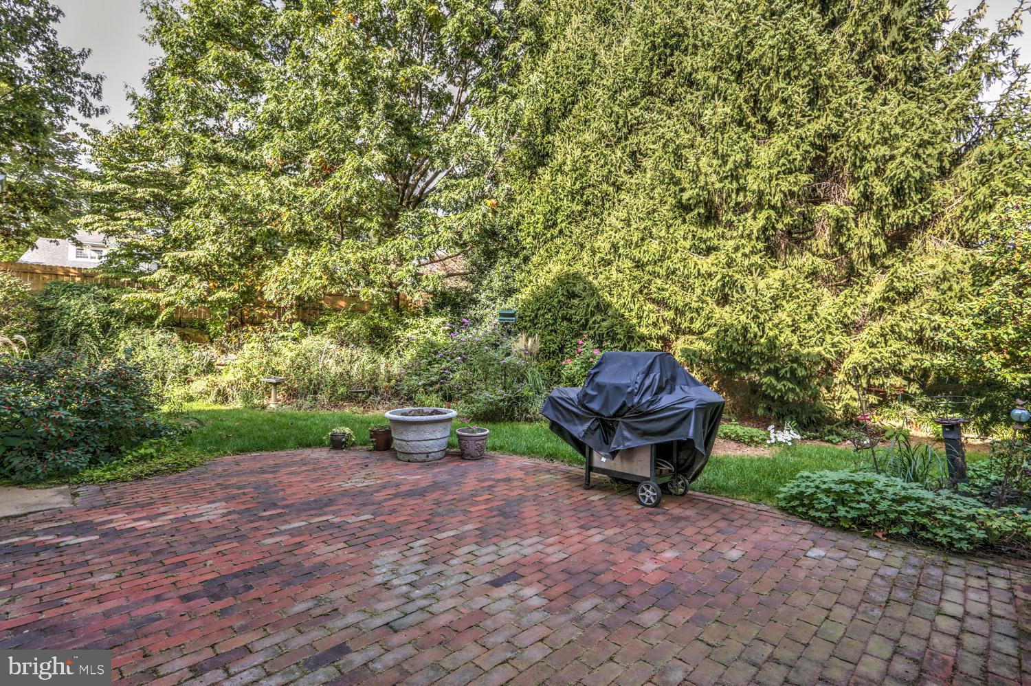 517 Laurel Avenue Lititz, PA 17543 - Photo 67 of 70 Brick patio with gas gril