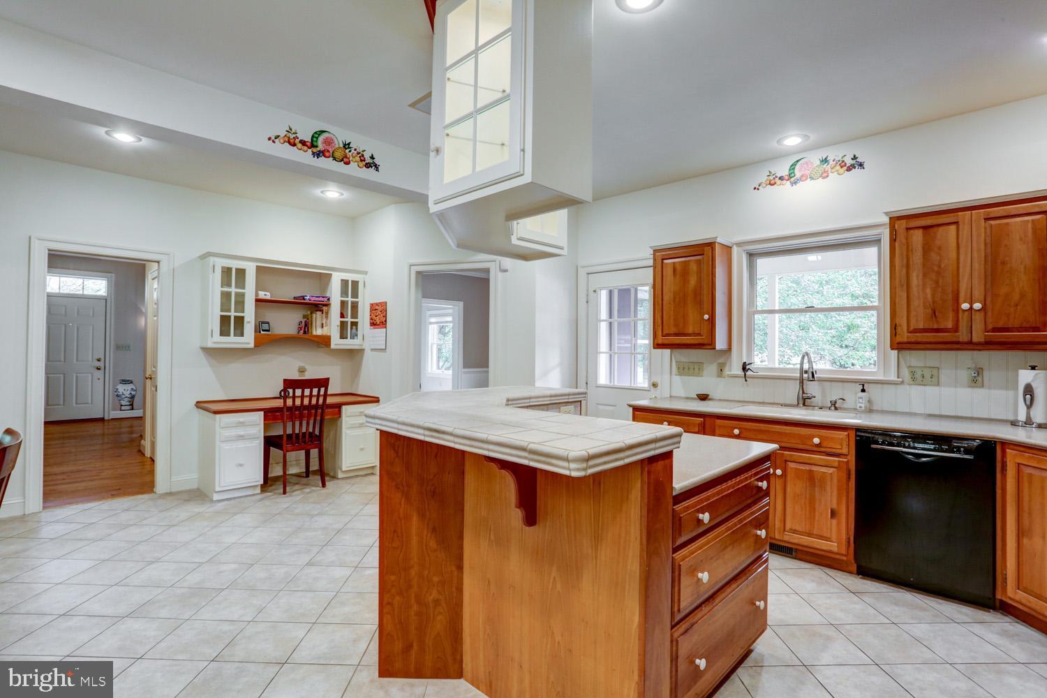 517 Laurel Avenue Lititz, PA 17543 - Photo 9 of 70 Gallery Image 9